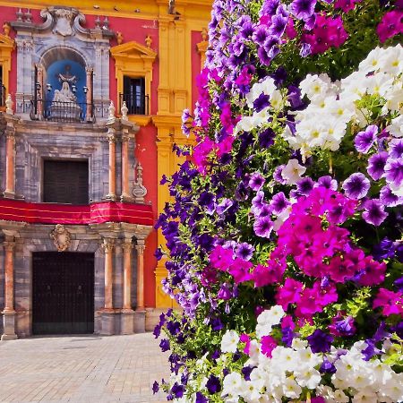 Malaga Centre Apartment With Parking Экстерьер фото