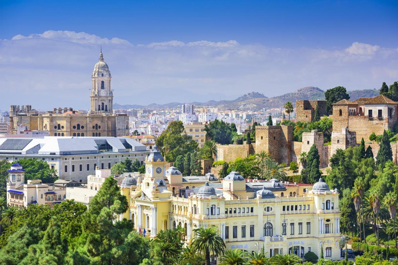 Malaga Centre Apartment With Parking Экстерьер фото