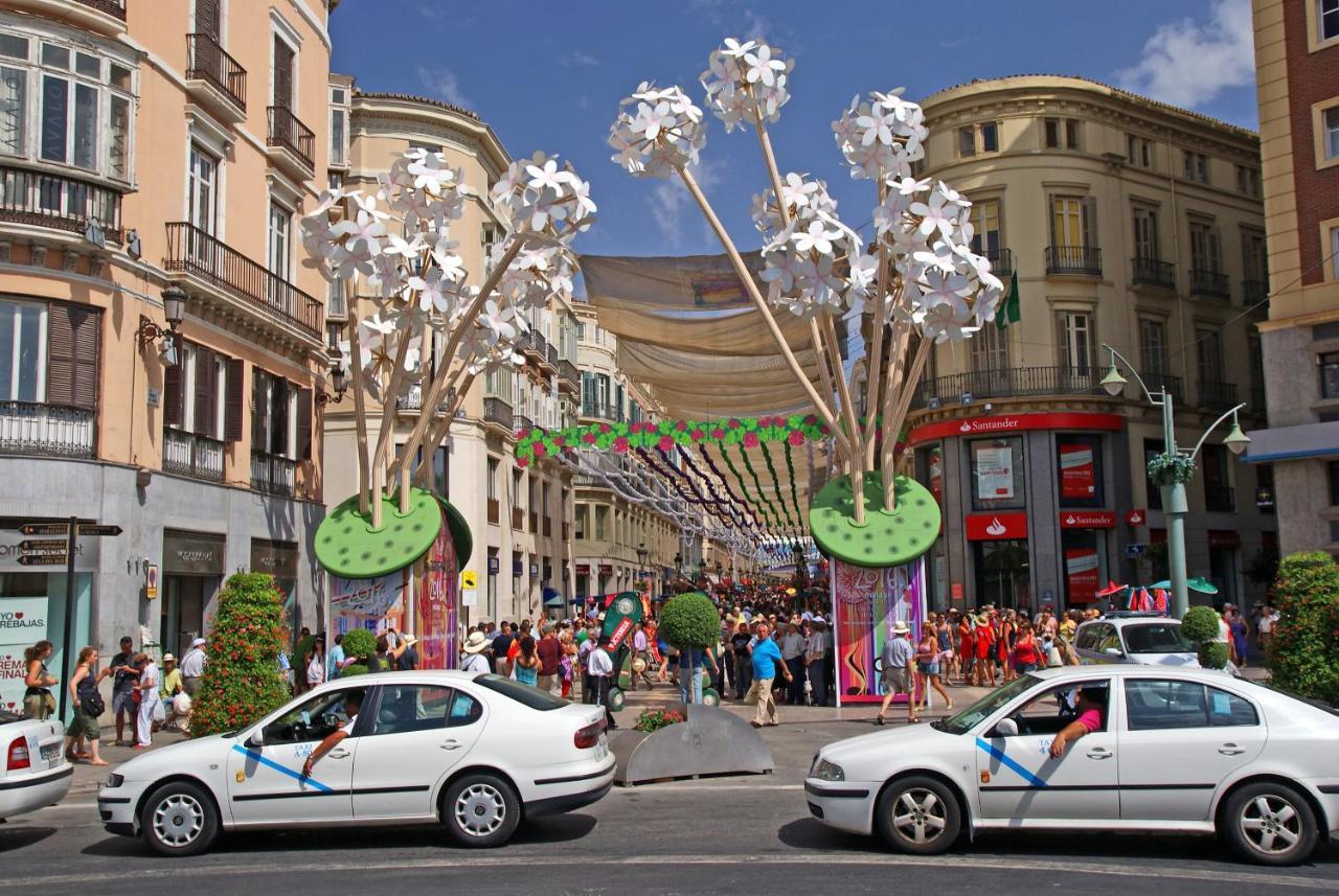 Malaga Centre Apartment With Parking Экстерьер фото