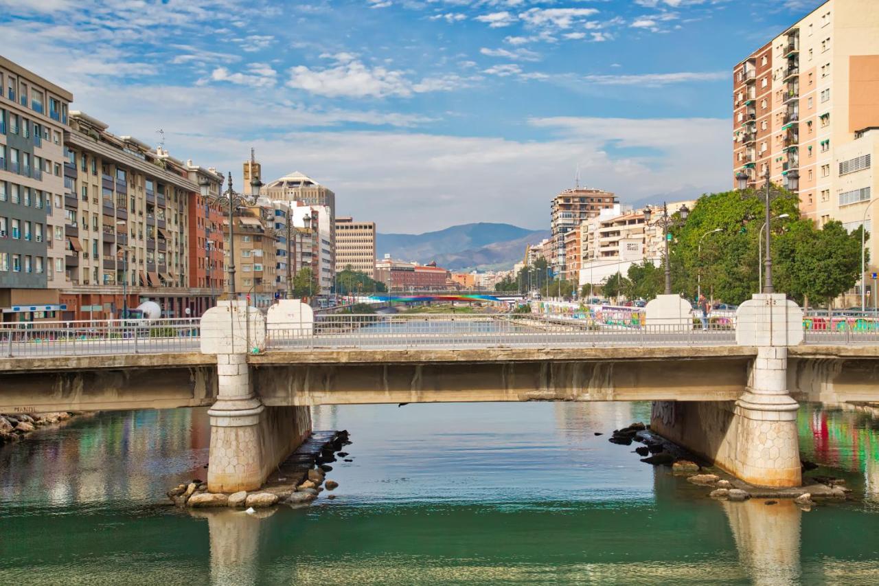 Malaga Centre Apartment With Parking Экстерьер фото