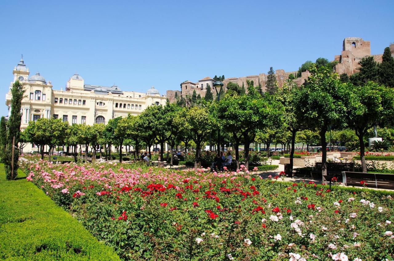 Malaga Centre Apartment With Parking Экстерьер фото