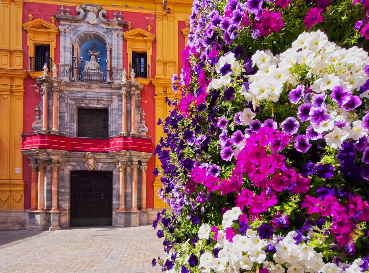 Malaga Centre Apartment With Parking Экстерьер фото