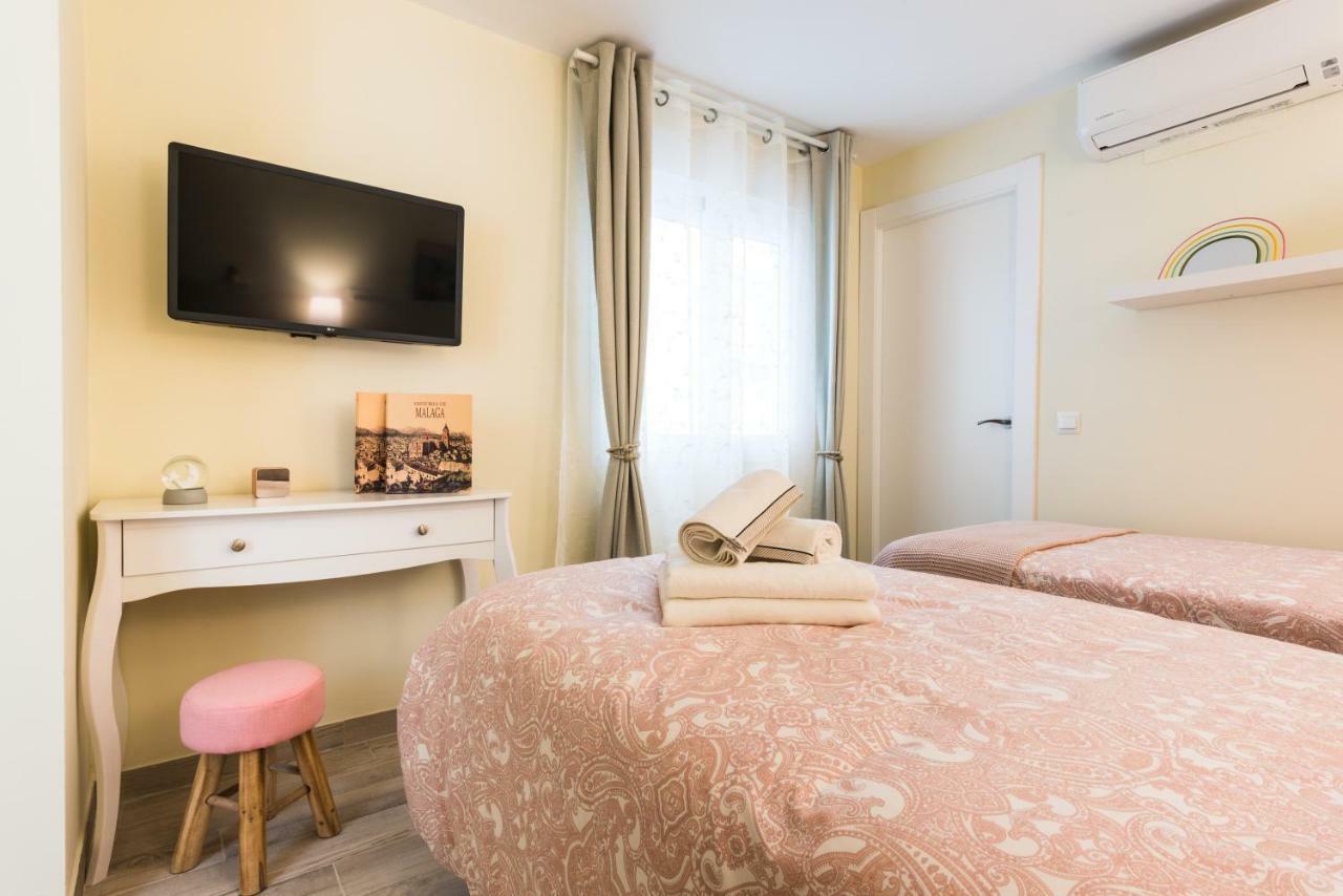 Malaga Centre Apartment With Parking Экстерьер фото