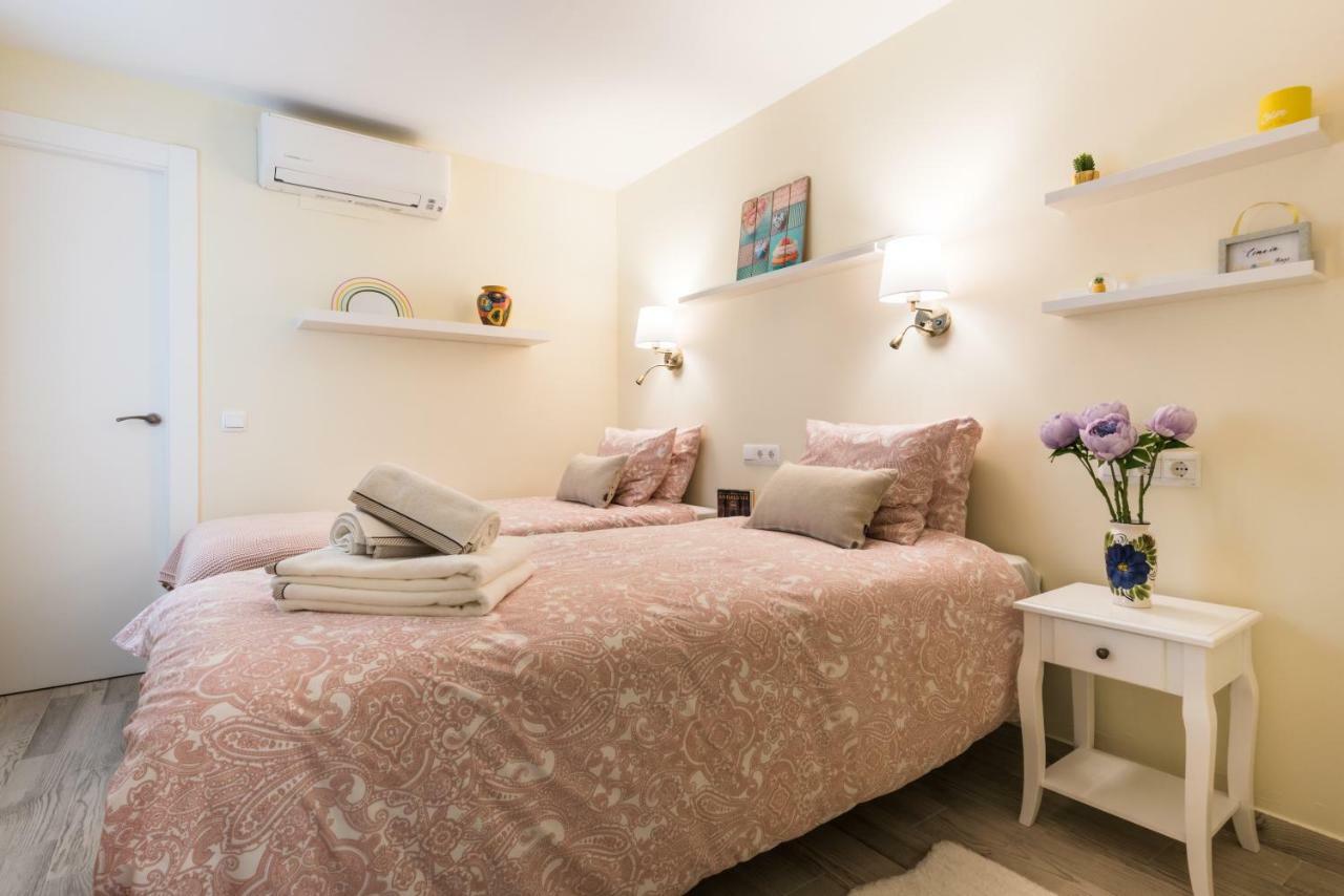 Malaga Centre Apartment With Parking Экстерьер фото