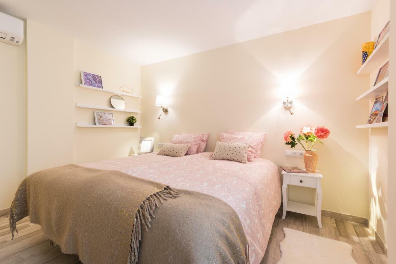 Malaga Centre Apartment With Parking Экстерьер фото