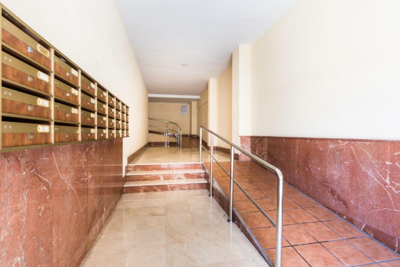 Malaga Centre Apartment With Parking Экстерьер фото