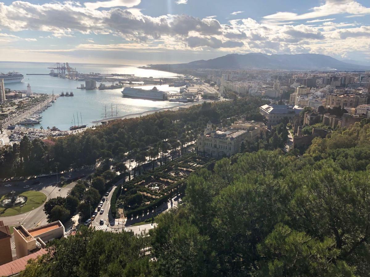 Malaga Centre Apartment With Parking Экстерьер фото